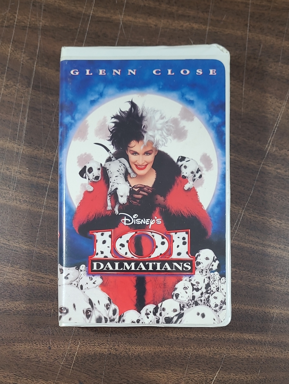 Disney Glenn Close 101 Dalmatians VHS Movie in Clamshell